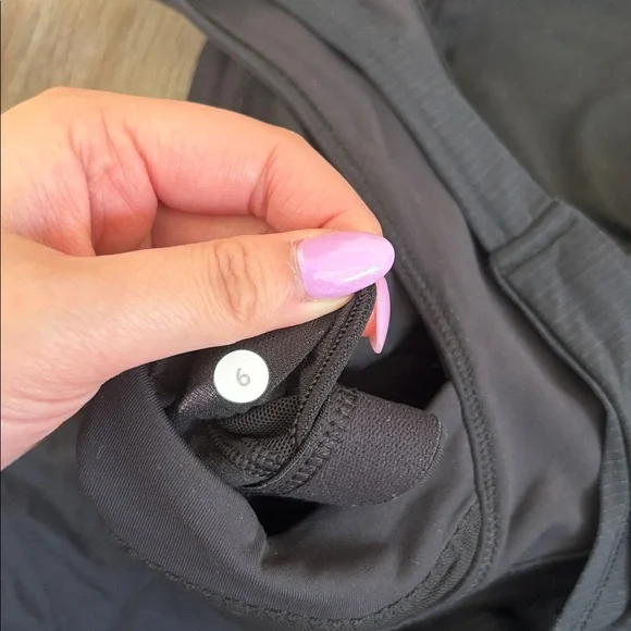 Lululemon 2-In-Run Tank - Picture 5 of 5